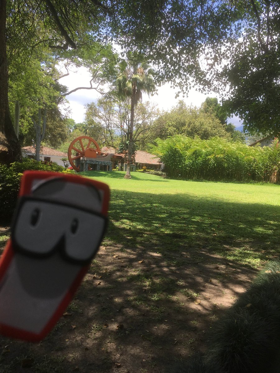 _Sammy_Smart's tweet photo. We had a stroll on the park of the Hacienda Piedechinche - a sugar estate from the 17th century. There was even a trapiche (the sugar cane pressing mill) from the 16th century!!! #amazingworld #colombia #cali #haciendapiedechinche #learnedalottoday #fascinatedbythepast #ontheroad https://t.co/RK2RH43aq7