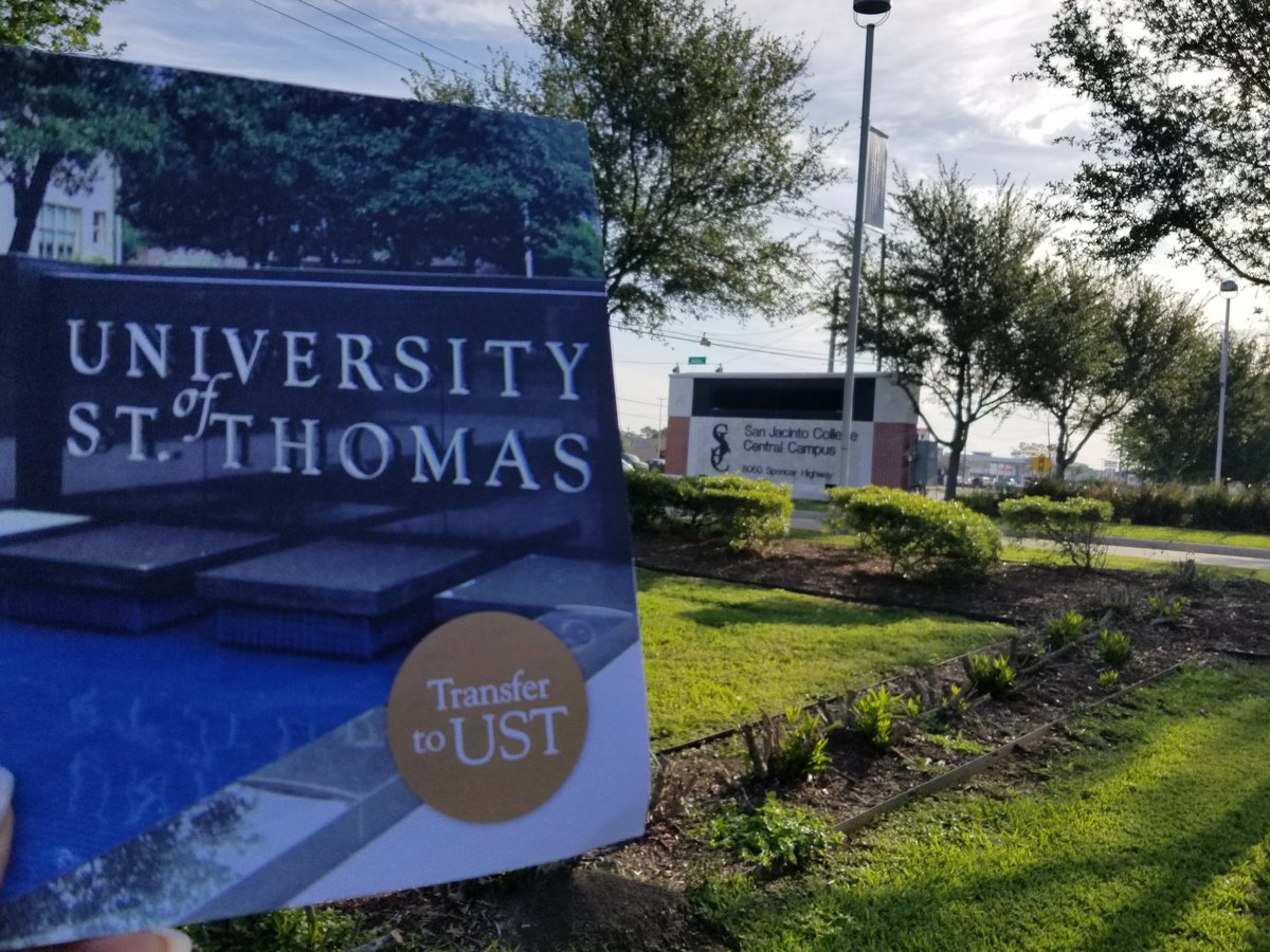 USTSaraJohnson's tweet image. Hello @SanJacCollege #CentralCampus- let's talk about #TransferScholarships , #USTmajors , and #USTHouston ! Today in the University Center until 2pm. @SJCUnivCtr #Transfer2UST #FutureCelts 🦁 #Smiles4Everyone
