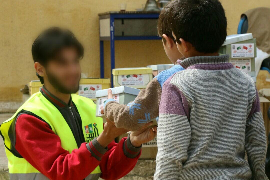 Baitussalam_Org's tweet photo. #Baitussalam is committed to providing smiles on the faces of the #Refugees! Pictorial view from #Dana as of 10th April 18', where the distribution of shoes is ongoing among the #Syrian orphans. May Allah ease the sufferings of all.

#BaitussalamForRefugees
#ShoesDistribution https://t.co/dypIE577Wb
