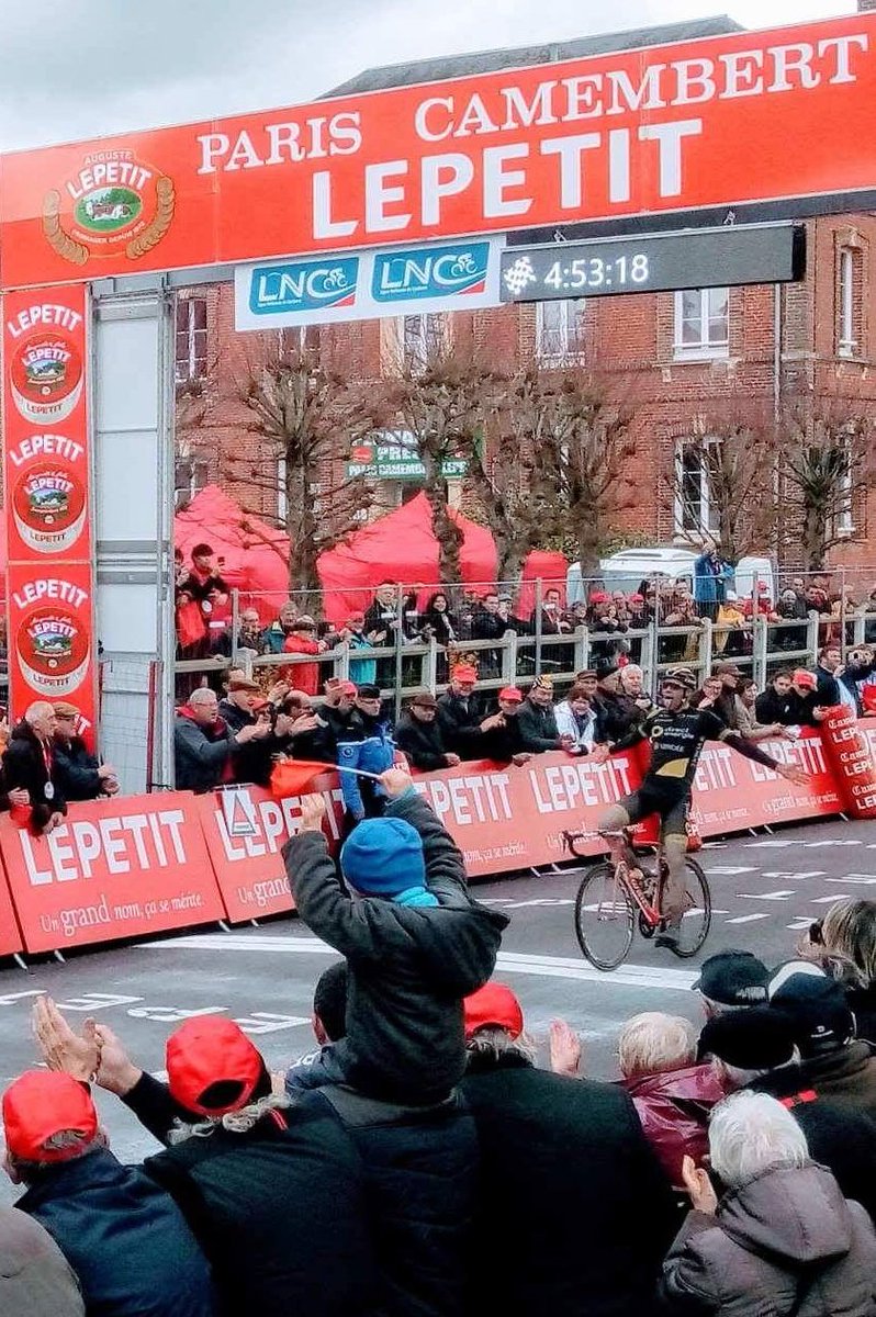 CalvadosDep's tweet photo. Lilian Calmejane remporte la 79e edition de la Paris-Camembert Lepetit ici à Livarot #calvados #cyclisme https://t.co/uZprHPqNmg