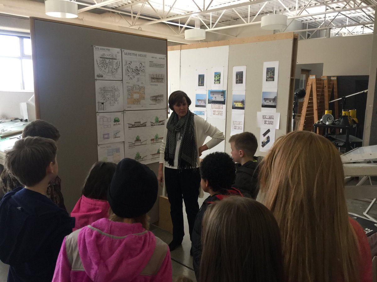 MarlerKatherine's tweet photo. Wings goes on-site to see Drury architecture training! #inspired @PhelpsCenter @Foundation4SPS https://t.co/92iKm0ZXjy