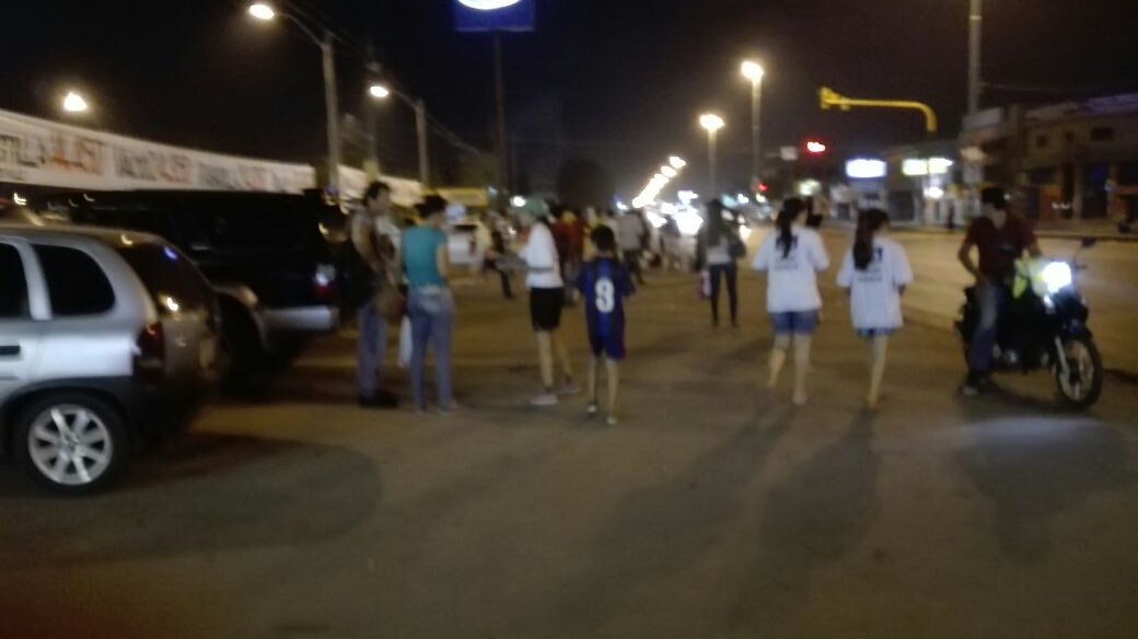 AlcidesMolina21's tweet photo. El fin de semana realizamos una Maratón de Perifoneo y volanteada por todo #RoqueAlonso 
Estamos trabajando para llegar a la Junta Departamental de Central, y con  tú apoyo a la #Lista40 lo lograremos
@FrenteGuasuPY #EquipoDelPueblo 

@ConvergenciaFG 
@luipaciello40
@HugoRicher_ https://t.co/rrSQXgYBJ8