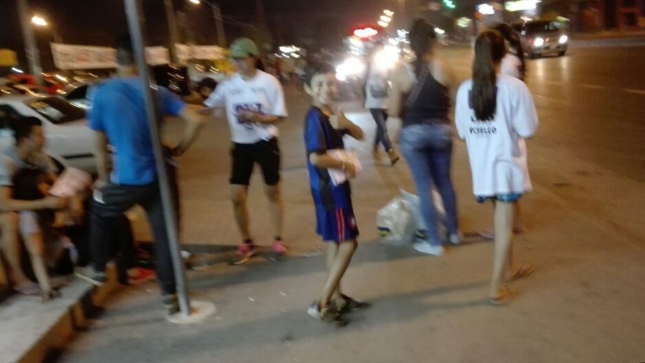 AlcidesMolina21's tweet photo. El fin de semana realizamos una Maratón de Perifoneo y volanteada por todo #RoqueAlonso 
Estamos trabajando para llegar a la Junta Departamental de Central, y con  tú apoyo a la #Lista40 lo lograremos
@FrenteGuasuPY #EquipoDelPueblo 

@ConvergenciaFG 
@luipaciello40
@HugoRicher_ https://t.co/rrSQXgYBJ8