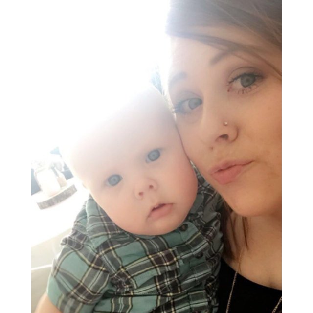 ayeitsamber17's tweet photo. Selfies with my favorite guy! #myson #covergirlmascara #minimalbeauty https://t.co/jwlJJSrYGx