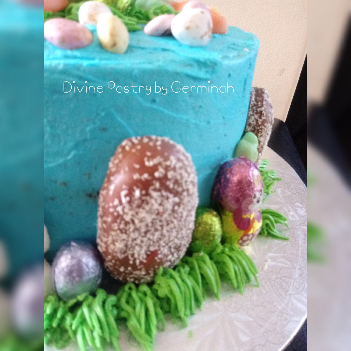 GerminahMolala's tweet photo. #DinareDivinePastry
God Bless our Hustle
#Easter Blossom 
#Latepost
#Nakescake
#Buttercream
#Easterthings
❤💛💚💙💜
🎂🍫🍭🐣 https://t.co/UrmJ4ystdY