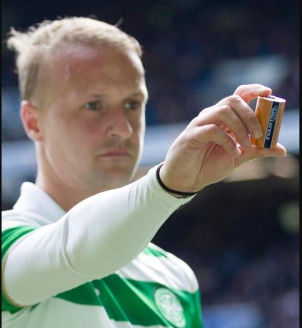 TheNotoriousCSC's tweet photo. A ref gets hit with a coin &amp; a fan falls from top tier of stadium and it gets spoke about for the next 20 years.... fan runs on the park attacks brown, scott sinclair racially abused &amp; celtic players hit with coins &amp; batteries, forgot about 20 minutes later. 👍🏻 https://t.co/ySvWMfQc8z