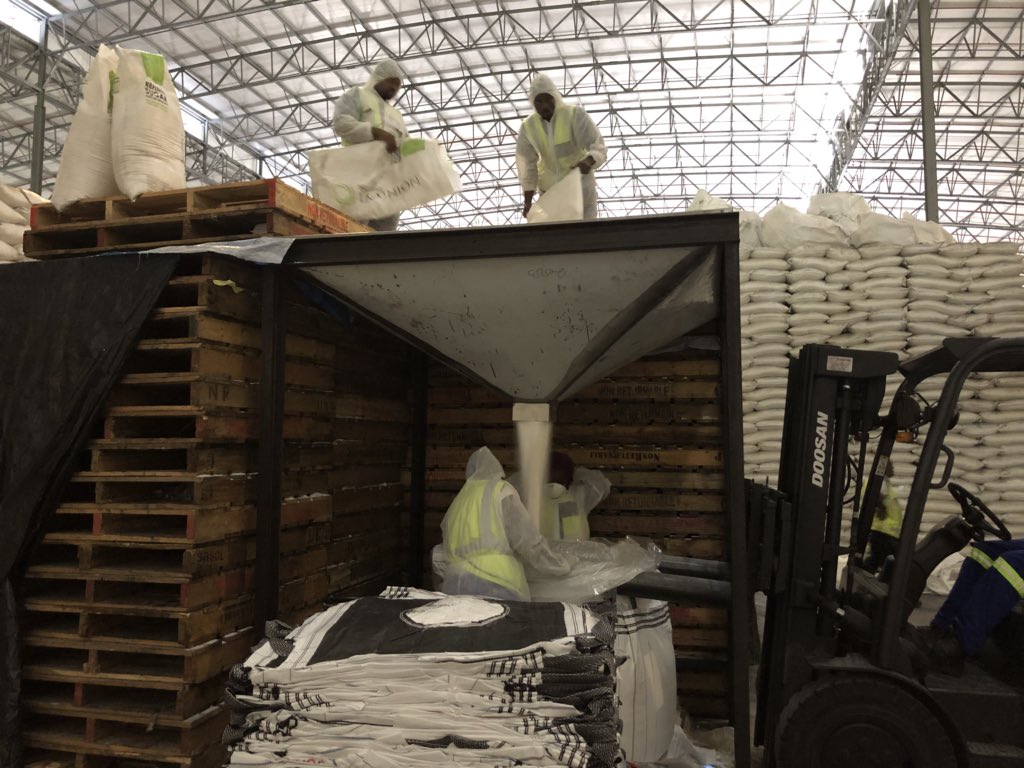 CrusaderLogist1's tweet photo. 333 Sydney Rd - a hub of activity! Sugar bagging and repackaging. Such impressive team work by Crusader Logistics staff. #sugarfordays #newwarehouse #teamwork #crusaderlogistics #thereisnosportliketransport https://t.co/k2cJFHLo1Y