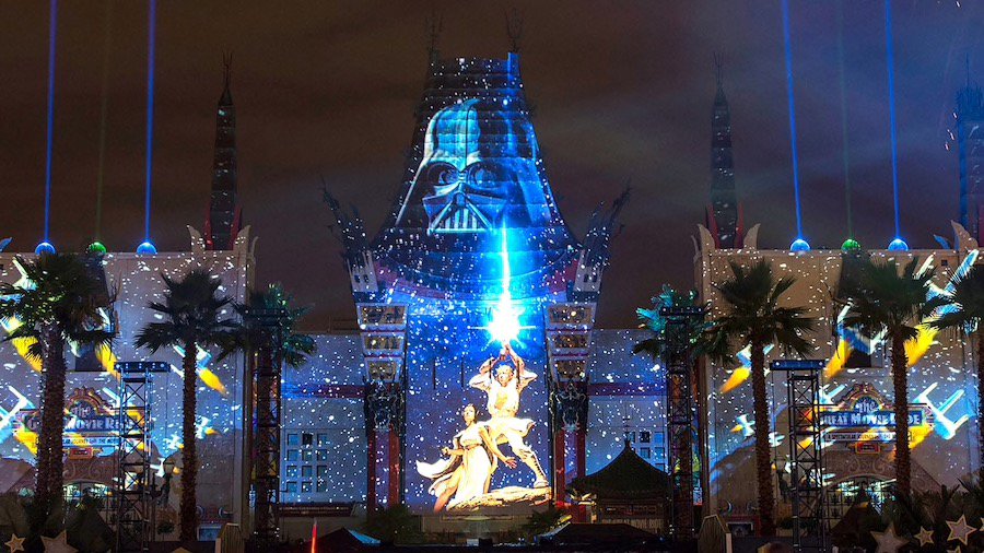 FastCastPlus's tweet photo. Anyone else see the new trailer for #Solo and get pumped for more #StarWars?? Did you know there are TONS of Star Wars experiences waiting for you at Disney Parks and Cruiselines? Check our #Podcast episodes and discover more of this Galaxy Not-so Far Away https://t.co/tUdIudl42G https://t.co/NmzNkPkceQ