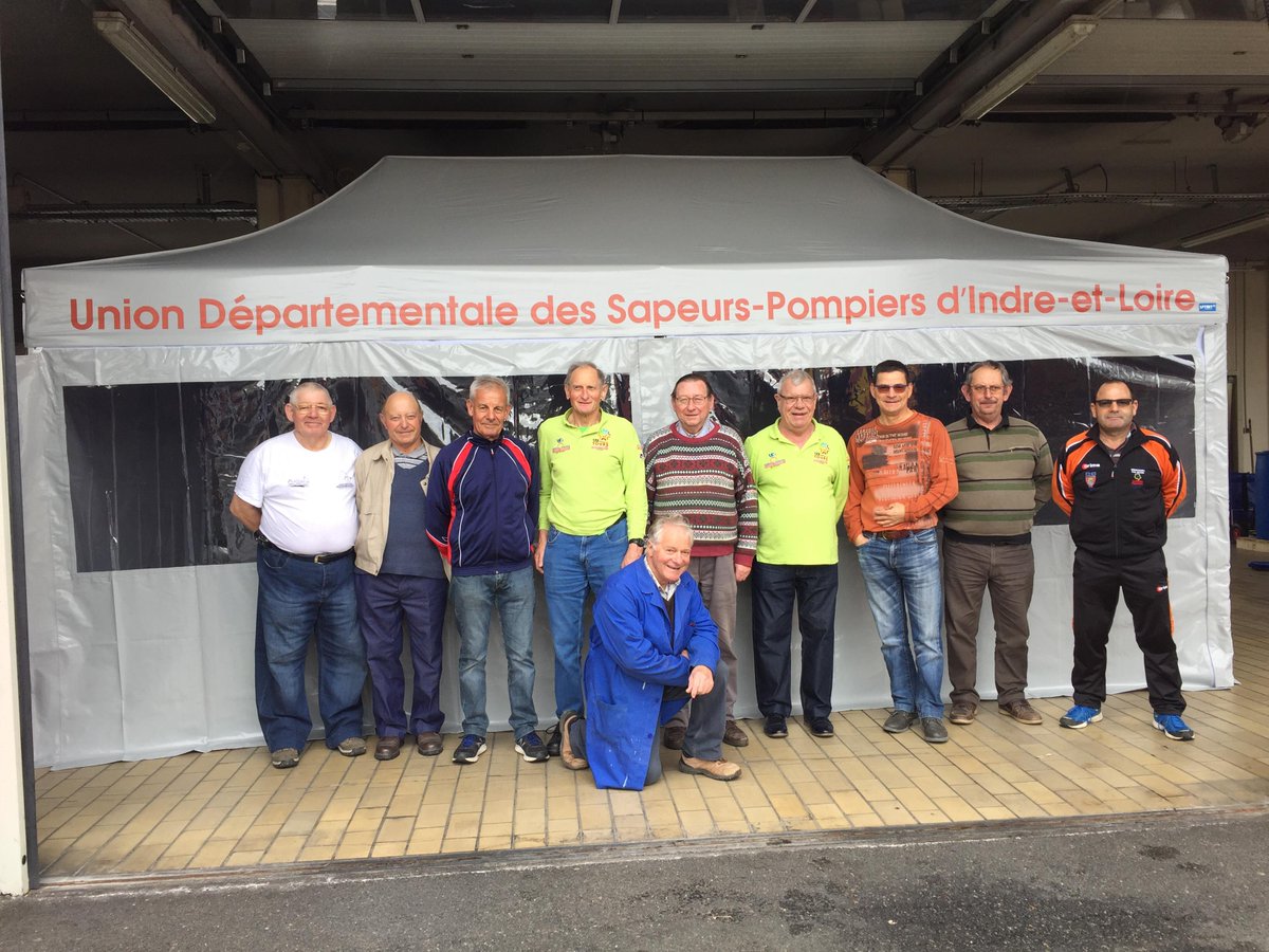 udsp37's tweet image. Nouvelle acquisition à @udsp37 auprès de @LPTENTFrance : 8 #Barnums et 4 #pagodes pour mise à disposition auprès des #amicales de #Touraine
Merci aux #anciens pour le montage et réception !