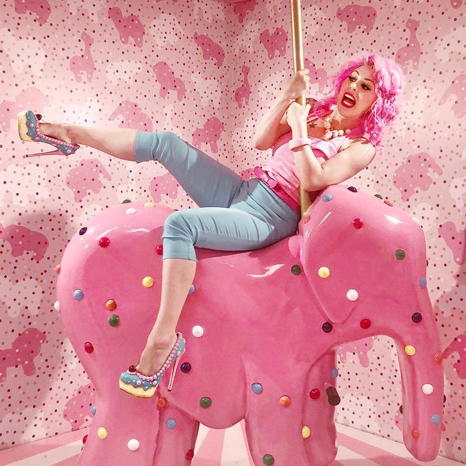 Watch Annalee Belle's leaked NSFW photo on TwXstars