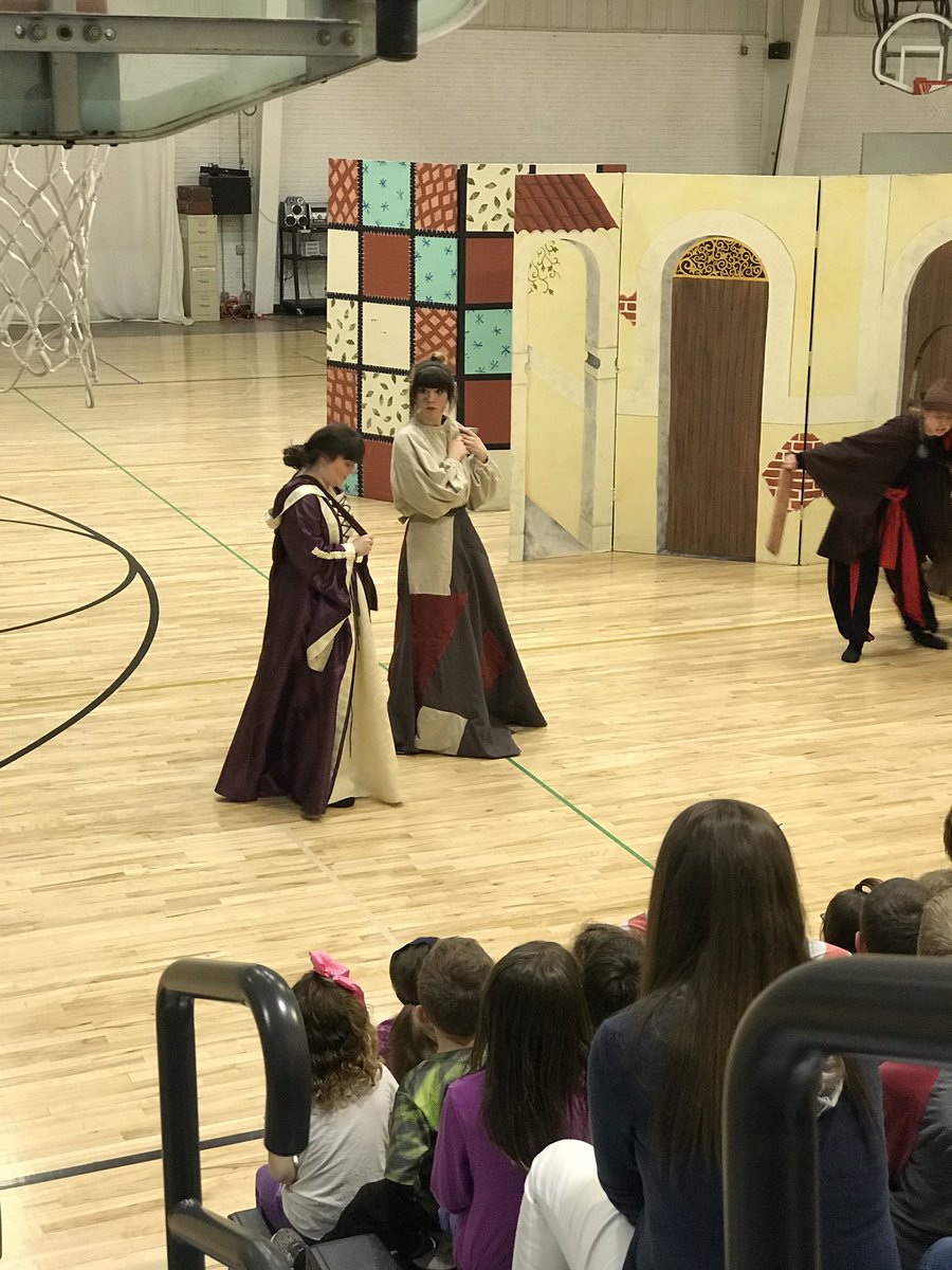 IIIBaker's tweet photo. Great performance of “Cinderella” at #thayercentral as we reached the midway show in the #yorkcollegetravelingchildrenstheatre 2018 tour. #YCTheatre #yorkcollegeneb https://t.co/pdYOd6ja52