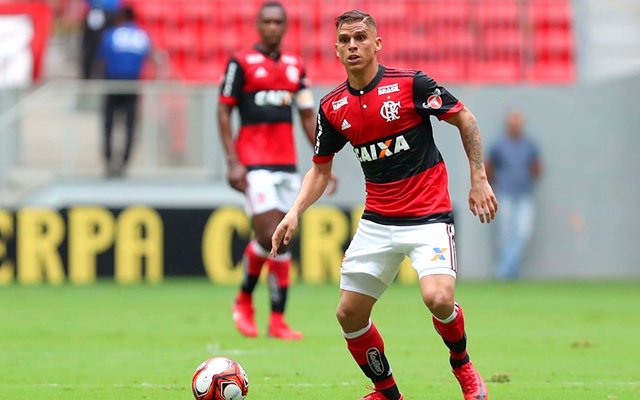 FutebolCN's tweet photo. Cuéllar elogia Barbieri e diz que ele tem qualidade para ser treinador do Flamengo. https://t.co/MyzvYHSF4b