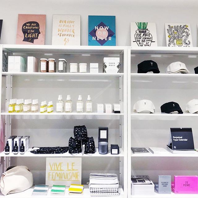 bibelotandtoken's tweet photo. let’s make your commute a little more stylish! @bibelotandtoken out in the wild! find us & other lovely brands @thisopenspace pop-up @torontounion! open now! (details in profile!) ||
#toronto #unionstation #thisopenspace #popup #popupshop #minimal #commute #frontstreet #life… https://t.co/YtRINuUTzZ