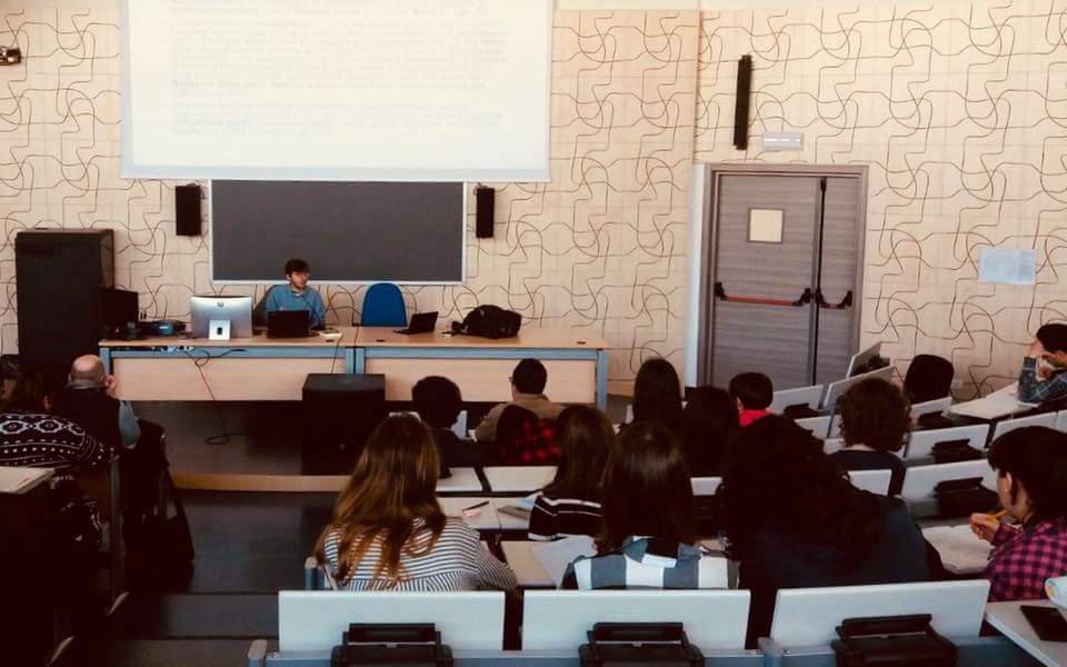 CentroPens's tweet photo. Foto dal primo dei tre interventi su #Sciascia, all'interno del ciclo di seminari dell'#unisalento, coordinato dal Centro di ricerca #PENS.
Prossimo appuntamento giovedì 12 con Irene #Pagliara sul "Consiglio d'Egitto".
@DAMS_Unisalento https://t.co/lvgHTWt847