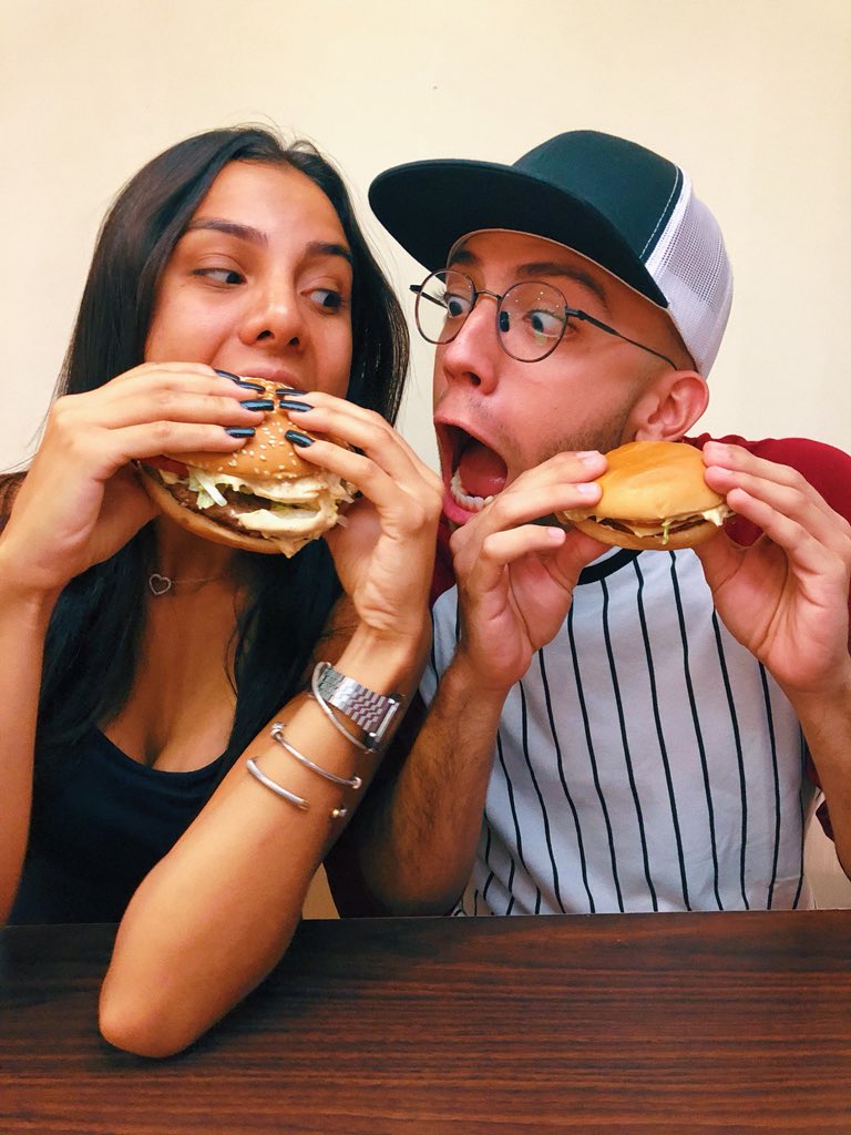 LucasRanngel's tweet photo. Eu e minha “mãe” fazendo o que mais amamos: comer! E de preferência no @mcdonalds_br hahaha 🍔❤ Vídeo novo no canal https://t.co/bBTnceI8N4 #MiniTasty #TalBigTalMini #TalMãeTalFilho ad https://t.co/RpqV6I8L5l