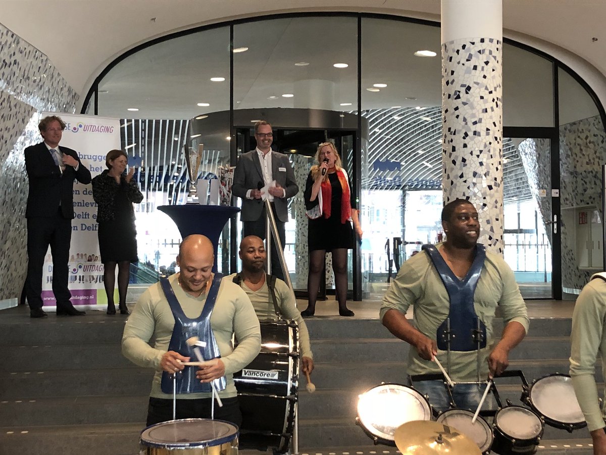 <a href="/beursvloer015/">Beursvloer Delft/M-D</a> wordt feestelijk geopend door <a href="/arnoudrodenburg/">Arnoud Rodenburg</a> <a href="/VanBijsterveldt/">MarjaVanBijsterveldt</a> Mooie match <a href="/Midden_Delfland/">Gemeente Midden-Delfland</a> <a href="/GemeenteDelft/">Gemeente Delft</a>