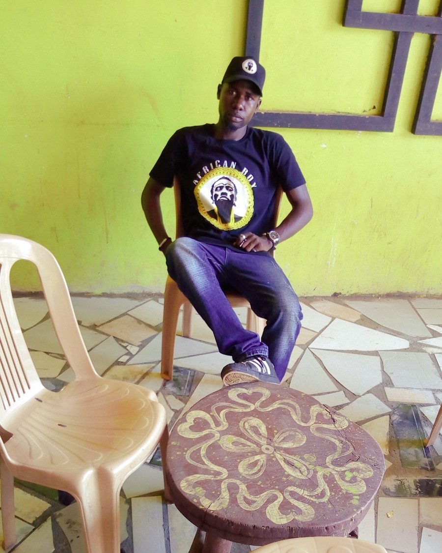 Niko_on_bike's tweet photo. Tomorrow am going straight to the police station, reason greeting OC, CID , DPC and other police officer on duty then come back coz loyalty is what I believe in.
#Vision_Chain
#Loyalty https://t.co/2neOmstzeC