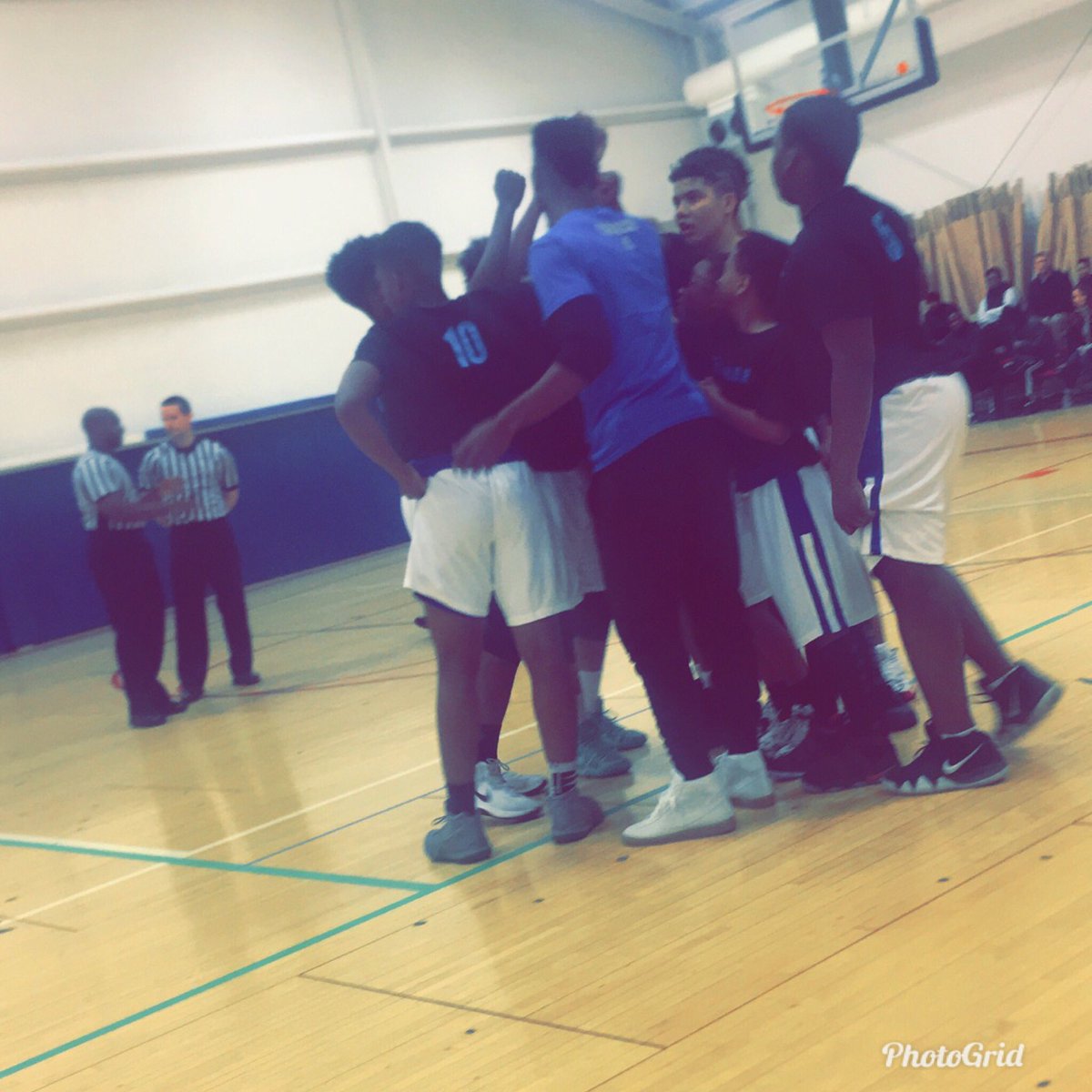 KeyonSmothers's tweet photo. TeamM.O.R.E Basketball #CoachK #13U #14U https://t.co/iGFtHQRMTg