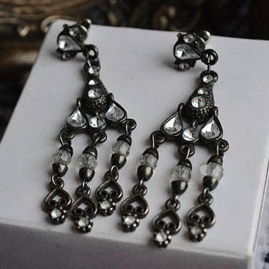 ElorineJane's tweet photo. Vintage Earrings (SOLD)

#Vintage #earrings #jewelry #Bohemian #Gothic #dangleearrings https://t.co/PAeXccSRLa https://t.co/OkkONr6MKv