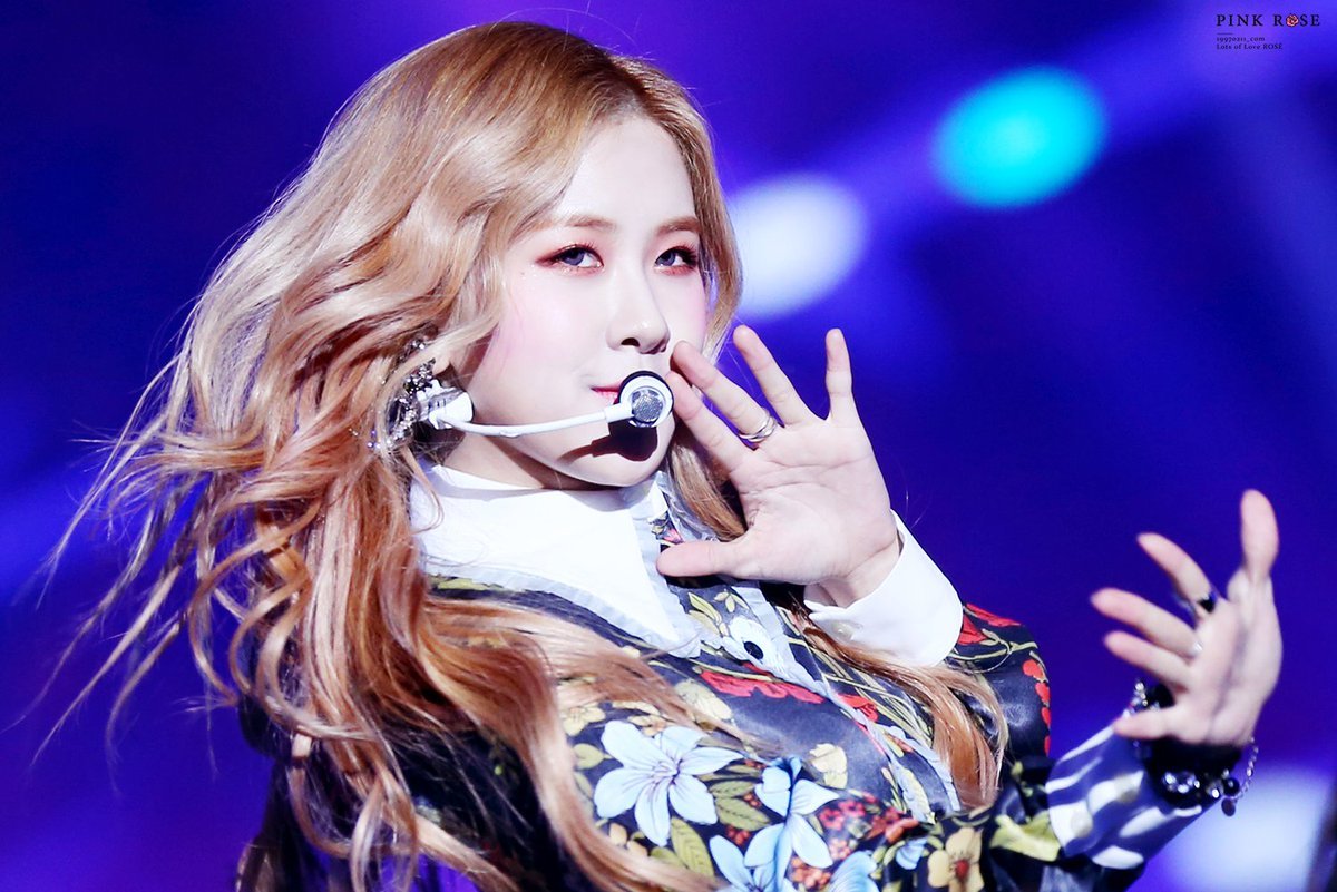 Blackpink Pics On Twitter I Miss Rose With Her Iconic Blonde