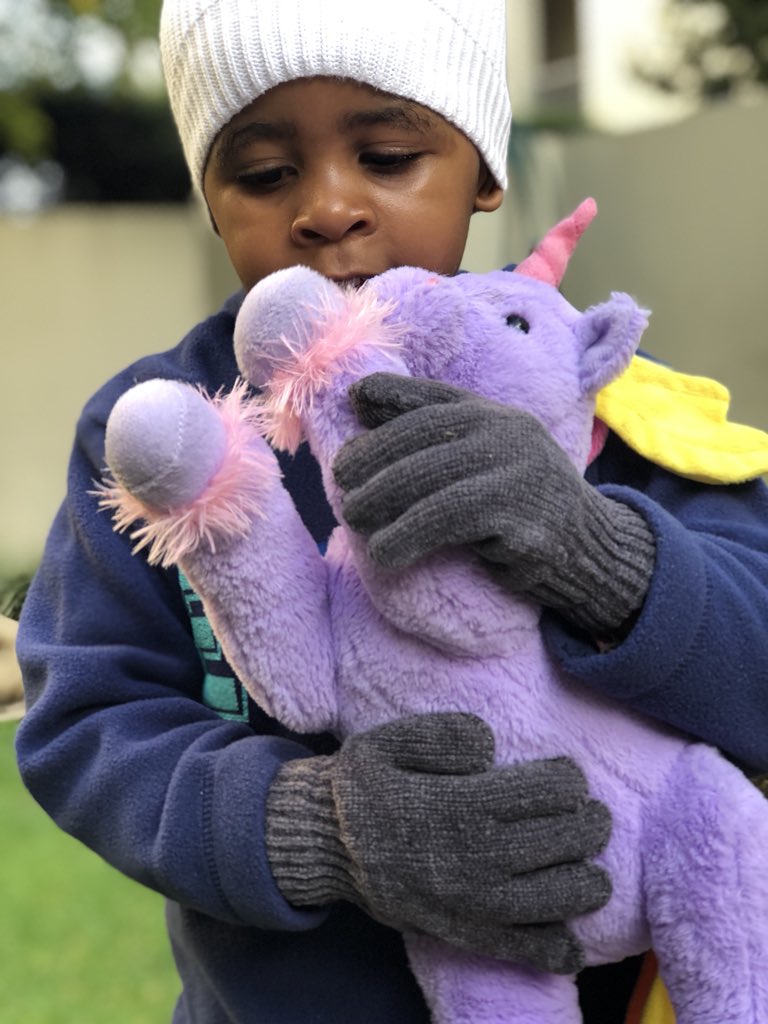 luphumlongcayis's tweet photo. Me:Bekunjani esikolweni.?Was everyone there?
Phalo:It was nice and fun.EKSTREEMLY fun. Everyone was there!
Me:Andimbonanga uteacher Carla.Was she there?
Phalo:Daddy you are asking me too many nonsense.I said everyone was there! https://t.co/POZaKg41zA