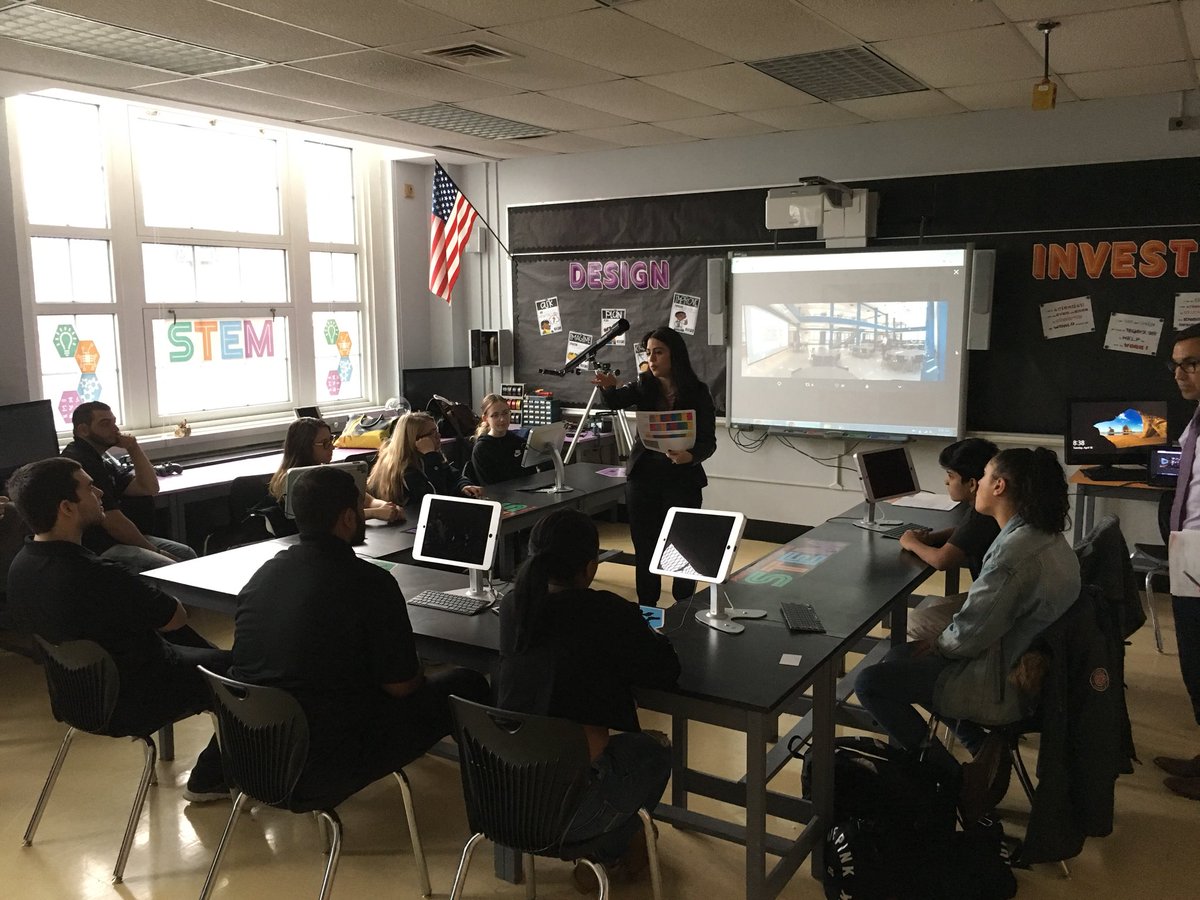 Our STEM ambassadors being trained by <a href="/JPatanio/">Jackie Patanio</a> &amp; <a href="/RichardTudda/">Richard Tudda</a> for the BP Hall of Science opening. Thank you @SIBFSC for letting us be a part of it!!