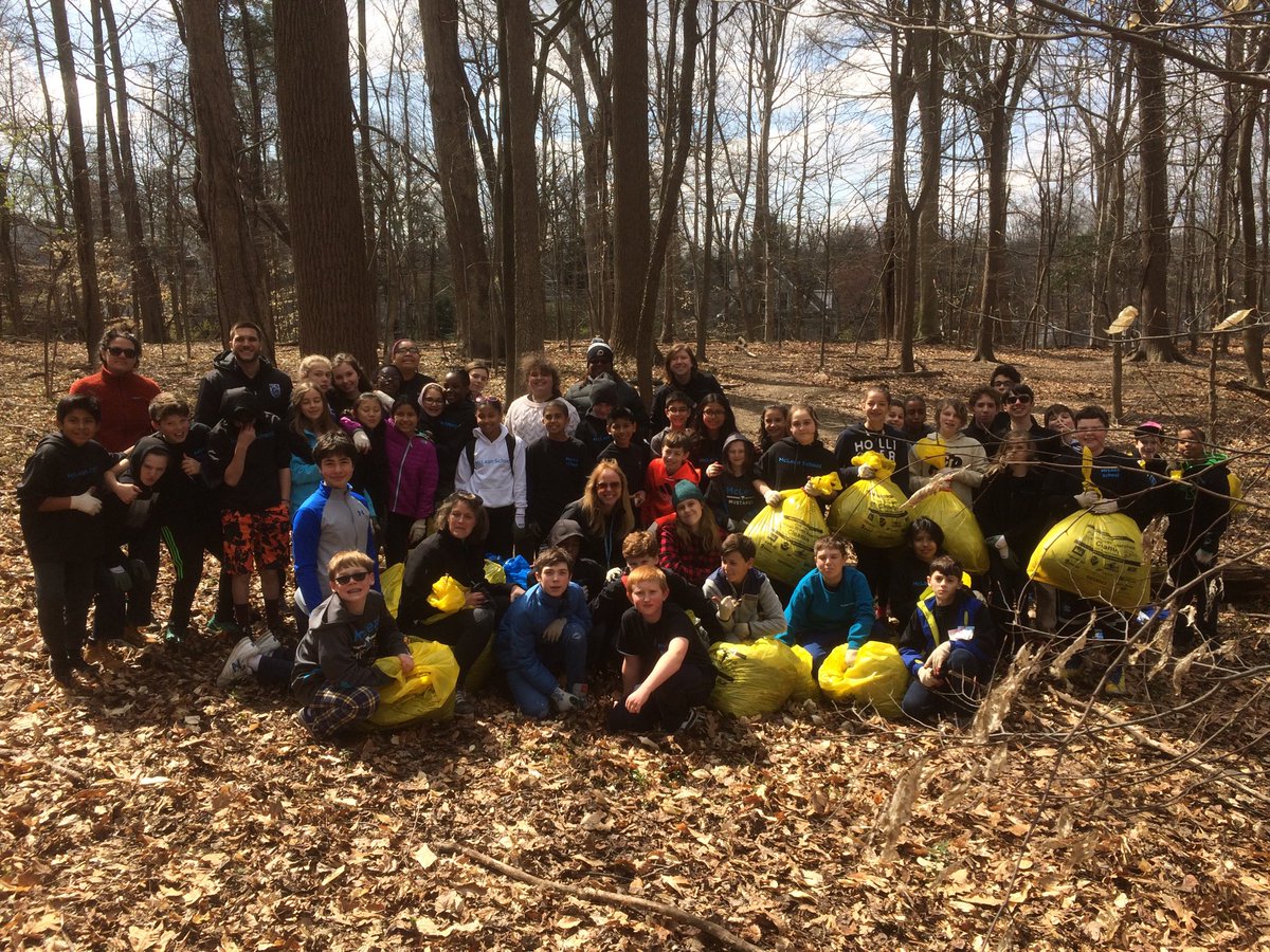 AmyTAD's tweet image. Day of Service 6th grade #McLeanSchool