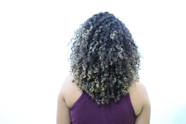 clinicadocacho's tweet image. Corte em camadas realizado pela nossa profissional Maria Cristina 🤗🤗🤗💚 #devacurlbrasil #transicao #clinicadoscachos #cabelosnaturais #cacheadas #afro #hair #devacut #hair #curls