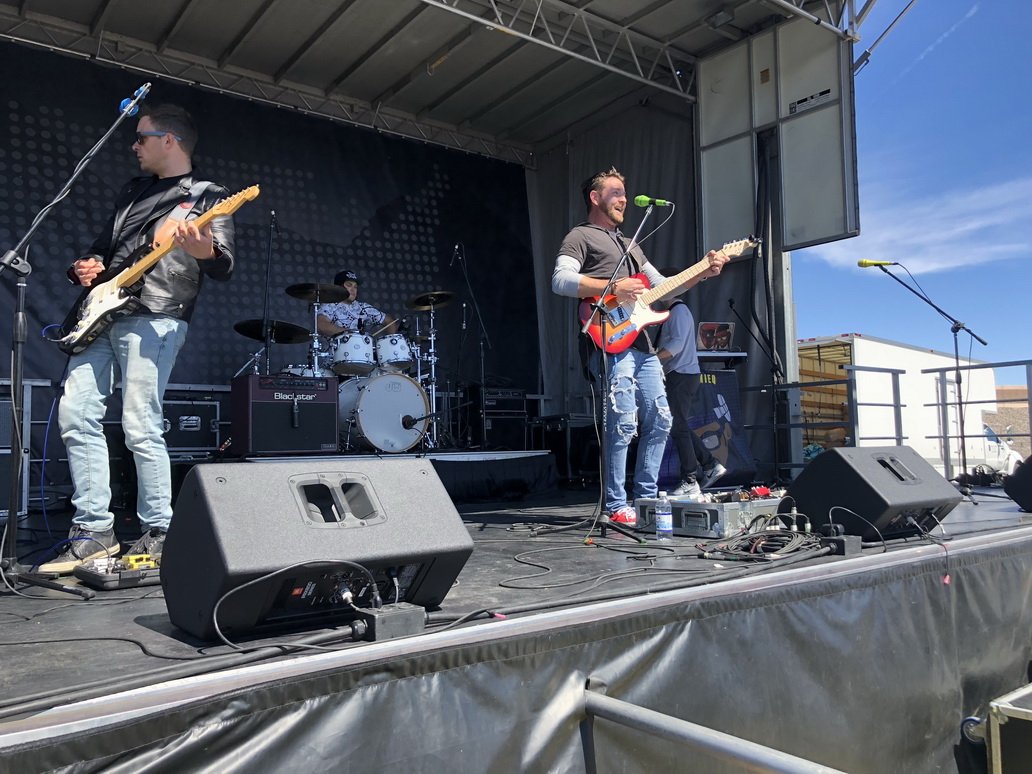 ryansimsband's tweet image. March 19, 2018 - Silverado High School, Las Vegas.
@HSNTours's Spring Tour
#ryansims #highschoolnation #countryrock #countrypop #silveradohighschool #lasvegas #mrbrightside