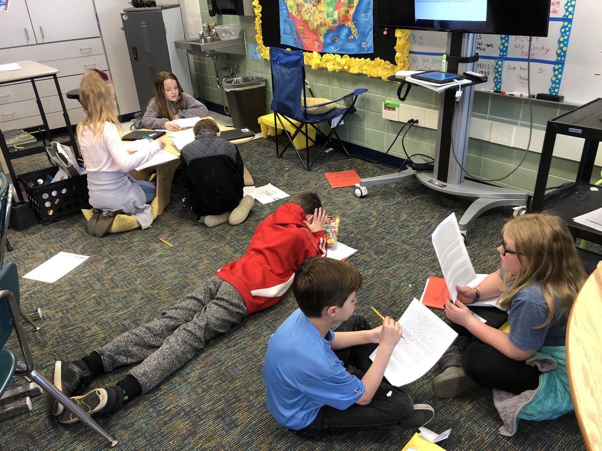 LindeJenni's tweet photo. Practicing our close reading skills around the room today, as we adventure into the world of literary essay writing. #PositivelySouth #CloseRead π #writeaboutreading ππ#readingiscool https://t.co/lOdd0h7gPN