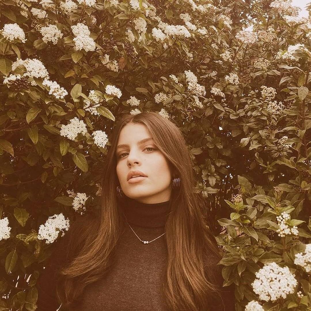 shopkelliames's tweet photo. She wears it so well ✨ #pearls #lifestyle #Greece https://t.co/jXxrGA2Ji6
