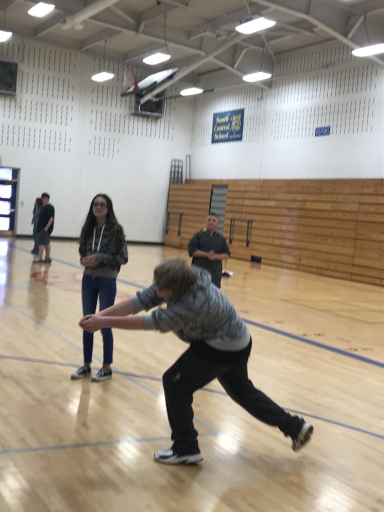 SouthCentralPE's tweet photo. Middle school has been learning basic volleyball skills including passing, setting, and serving. Now we are applying them in a lead up game called Bound Ball, which is allowing us to apply those skills and preparing us to work our way up to traditional volleyball. 🏐 https://t.co/ovcj5ct911