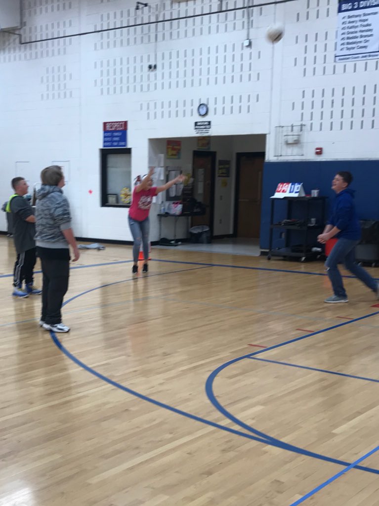 SouthCentralPE's tweet photo. Middle school has been learning basic volleyball skills including passing, setting, and serving. Now we are applying them in a lead up game called Bound Ball, which is allowing us to apply those skills and preparing us to work our way up to traditional volleyball. 🏐 https://t.co/ovcj5ct911