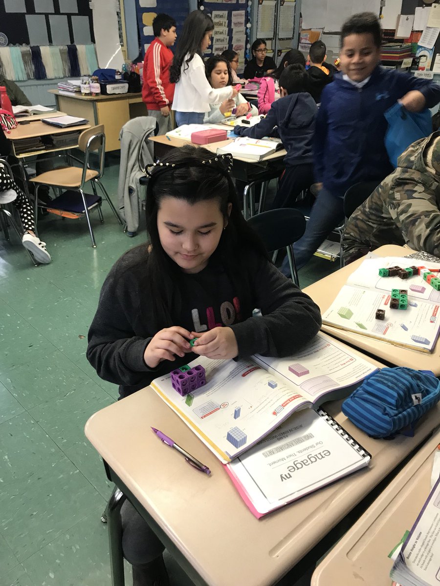 5th66's tweet image. Class 503 @PS66JKO using interlocking cubes to learn volume #handsonmath #rectangularprisms