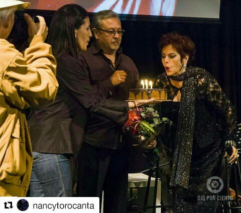 compayprodu's tweet photo. Tus amigos de @compayproducciones  te felicitamos por tan hermoso concierto  de #40AñosEnIrYVenir ¡Que sean muchos más! 
#Repost @nancytorocanta (@get_repost)
・・・
Regrann from @ojoporciento -  Celebrando 40 años de vida artística "En Ir y Venir" @nancytorocanta https://t.co/mIzcWRCnUh