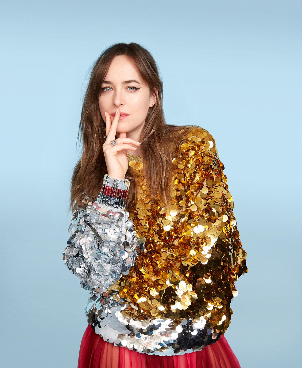 nurplj's tweet photo. Está mujer es la definición de  perfección y belleza natural😍Es tan jodidamente adorable y sexy😏🔥🔥Me mata con sus ojazos azules y su piel de porcelana ❤️ REINA 👑 Simplemente Espectacular y DIVINA #DakotaJohnson  #MuseGucci https://t.co/zsAypUsnBO