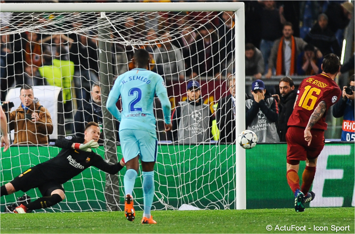 ActuFoot_'s tweet photo. Le FC Barcelone ces trois dernières saisons en Ligue des Champions...

❌ 2016 : éliminé en quarts de finale (Atlético) 

❌ 2017 : éliminé en quarts de finale (Juventus)

❌ 2018 : éliminé en quarts de finale (AS Rome) https://t.co/BQRUQPrisS