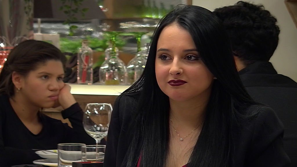 cuatro's tweet photo. Sol: "Si no me gustan los zapatos de un chico, no hay nada que hacer" #FirstDates609 https://t.co/c0gU5Z02Bu https://t.co/b6hfkbWmju