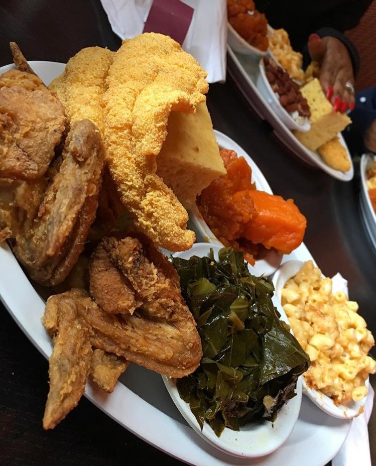 ChiWaffles_Cle's tweet photo. Good Food, Good Mood! 

#WelcometoOurHome #ChickenandWaffles #southerncomfort #soulfood #cleveland #livemusic #happyhour #dtcle #downtowncleveland #foodideas #Foodie https://t.co/FxjzfmQp0k