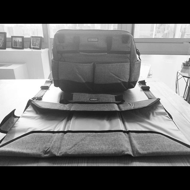 kinbuilt's tweet photo. A room with a view from a new customer and KINBUILT family member 👌🏼 Thank you!
.
.
.
#KINBUILT #DiaperBags #ChangingBags #BabyBags #DiaperBagsForMoms #DiaperBagsForDads #DiaperToteBags #CoolBabyBags #DadBags #ManBags #MensDiaperBags #ChangingBagsFor… https://t.co/l3vMYBkzSp https://t.co/wwMGuqFt12