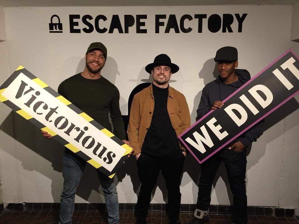 Escaped! <a href="/JuvatWestendorp/">Juvat Westendorp</a> <a href="/VINCENTVIANEN/">Vincent Vianen</a> #isanyoneevenontwitteranymore