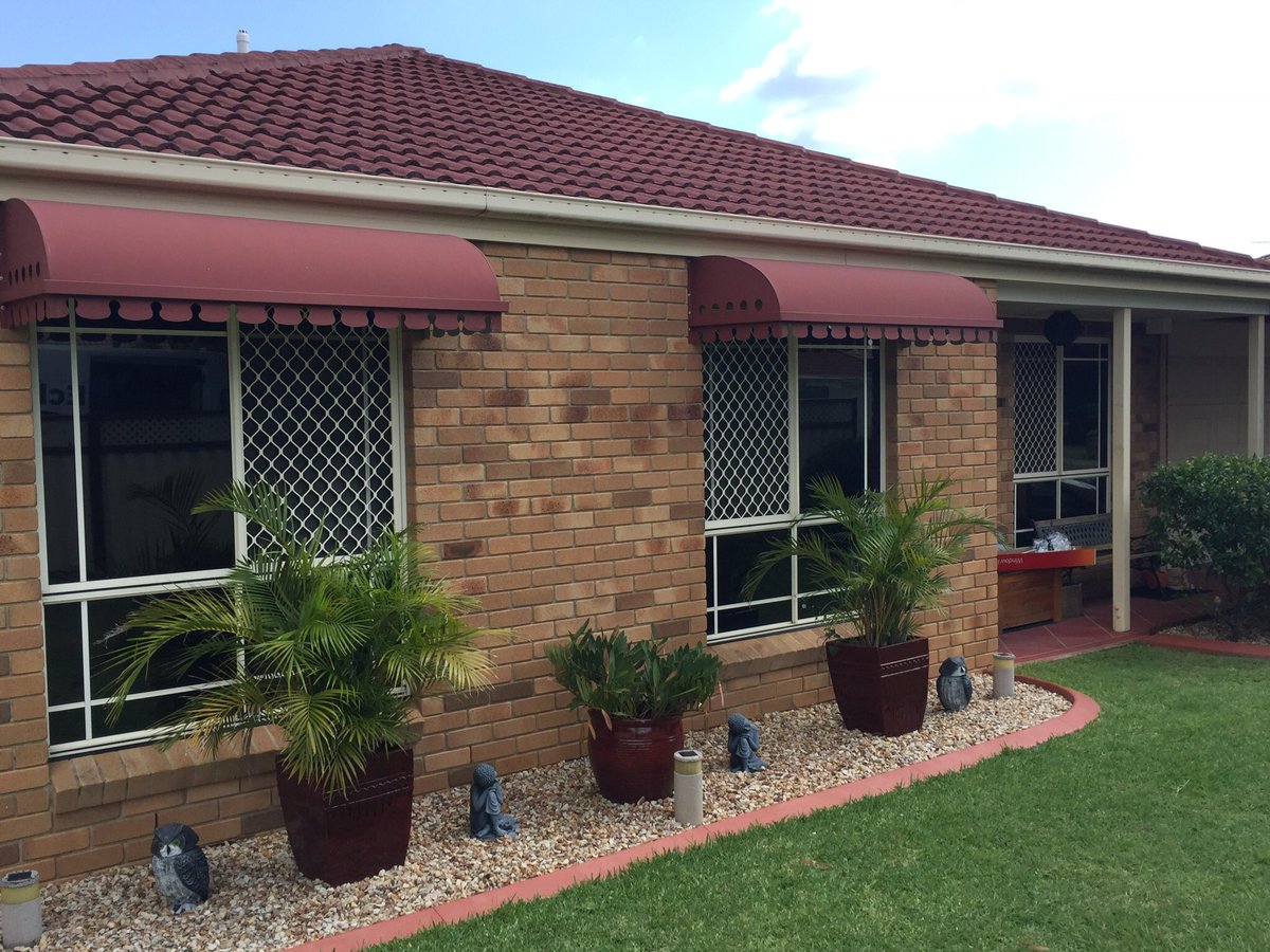 EclipseBrisbane's tweet photo. Dark tint installed to the bedrooms on the front of the house and medium tint applied to the kitchen and living areas. Our tint comes with a lifetime warranty.
#hometintingbrisbane
#windowtintingbrisbane
#tintingbrisbane https://t.co/QqnOTFiCtY