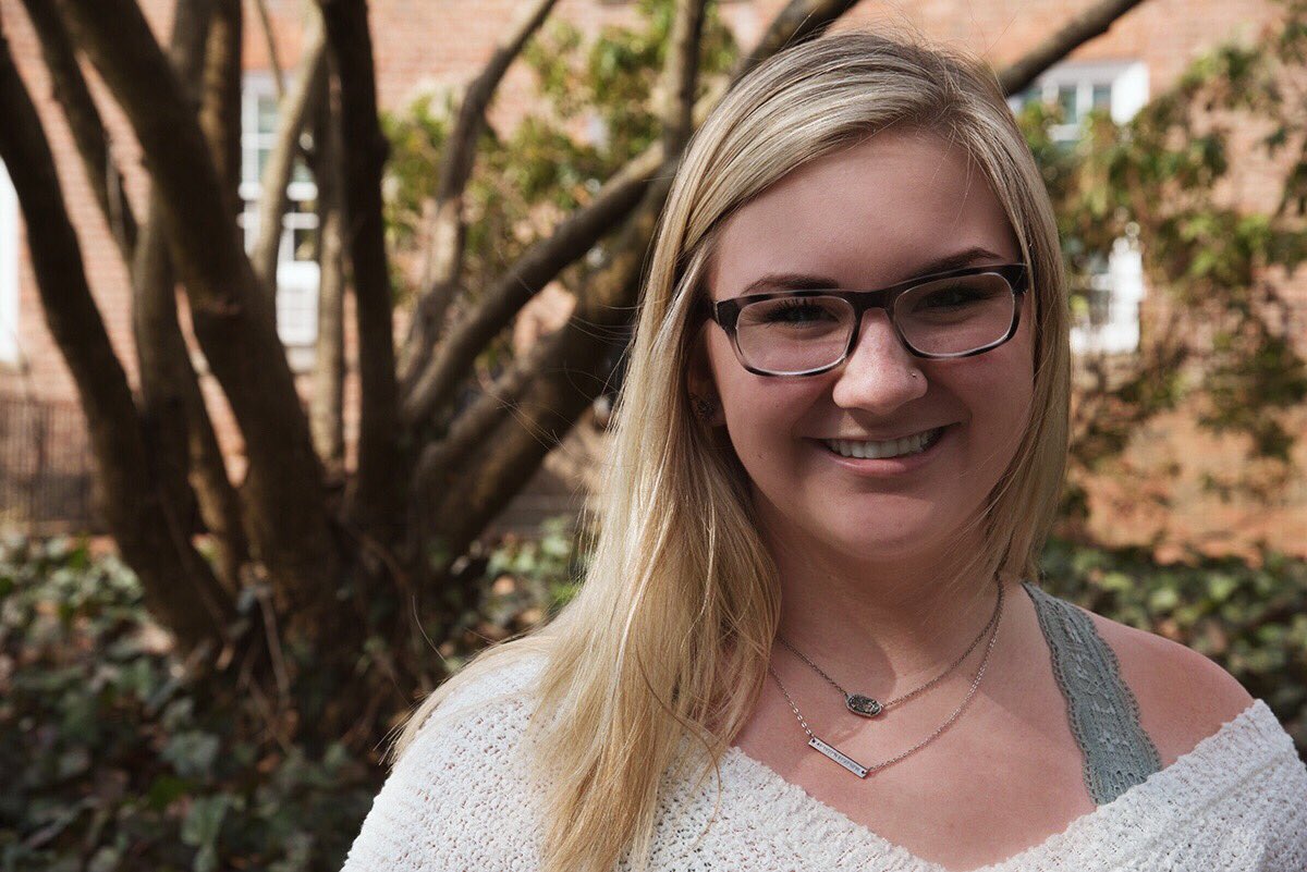 Alpha Xi Delta tweet media