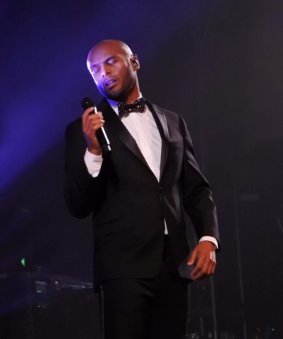 HaPpY BirThDaY!! to the smooth vocals of Kenny Lattimore 