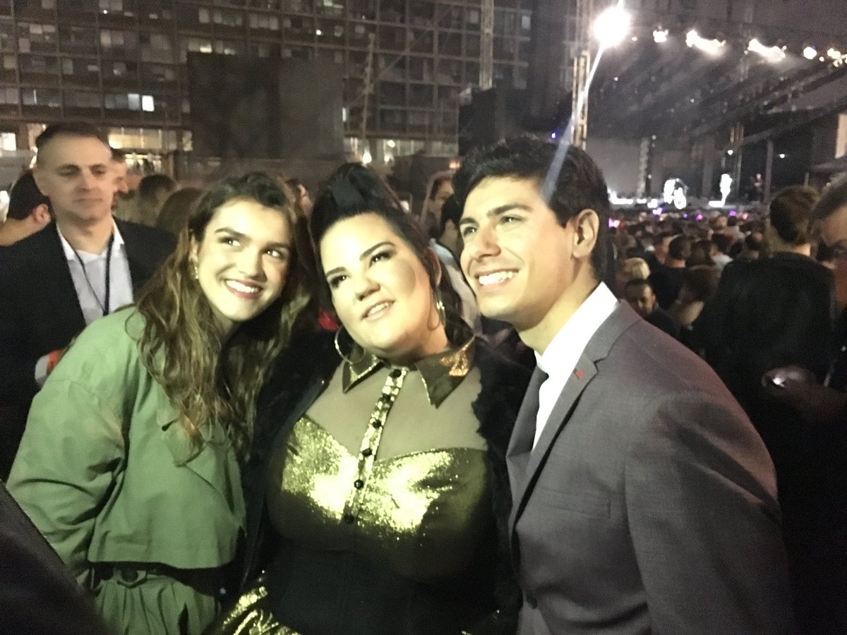 javierescarting's tweet photo. La esperada foto de Amaia y Alfred con Netta durante #israelcalling https://t.co/CkKfmjKCqk