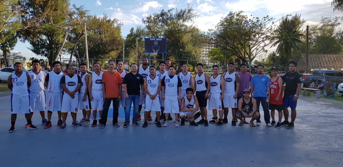 VoteVinnie's tweet photo. Supporting the Civic Center Basketball League. #BetheVision #VoteVinnie https://t.co/ie4oQGhlfz