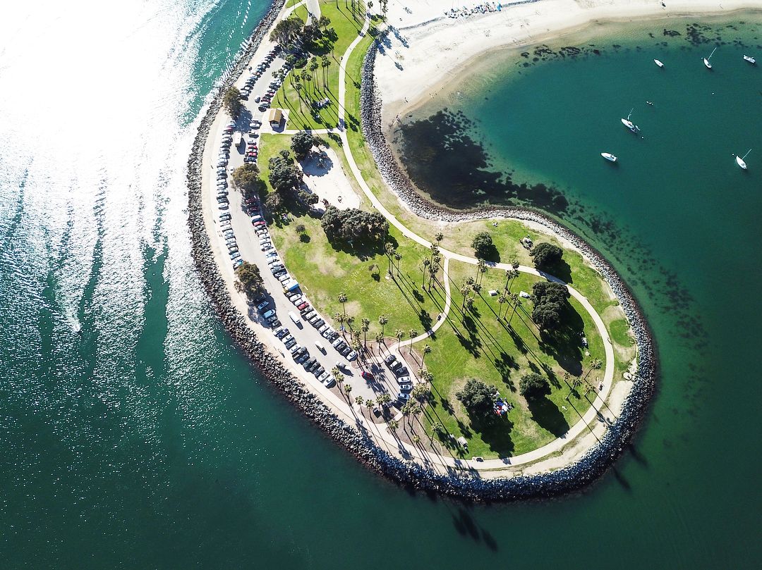 DanaMissionBay's tweet photo. It's no surprise that the Dana's surroundings are some of the most coveted in San Diego—and the world. #sailsd #hotellife #missionbay https://t.co/4ADsHmiWbm