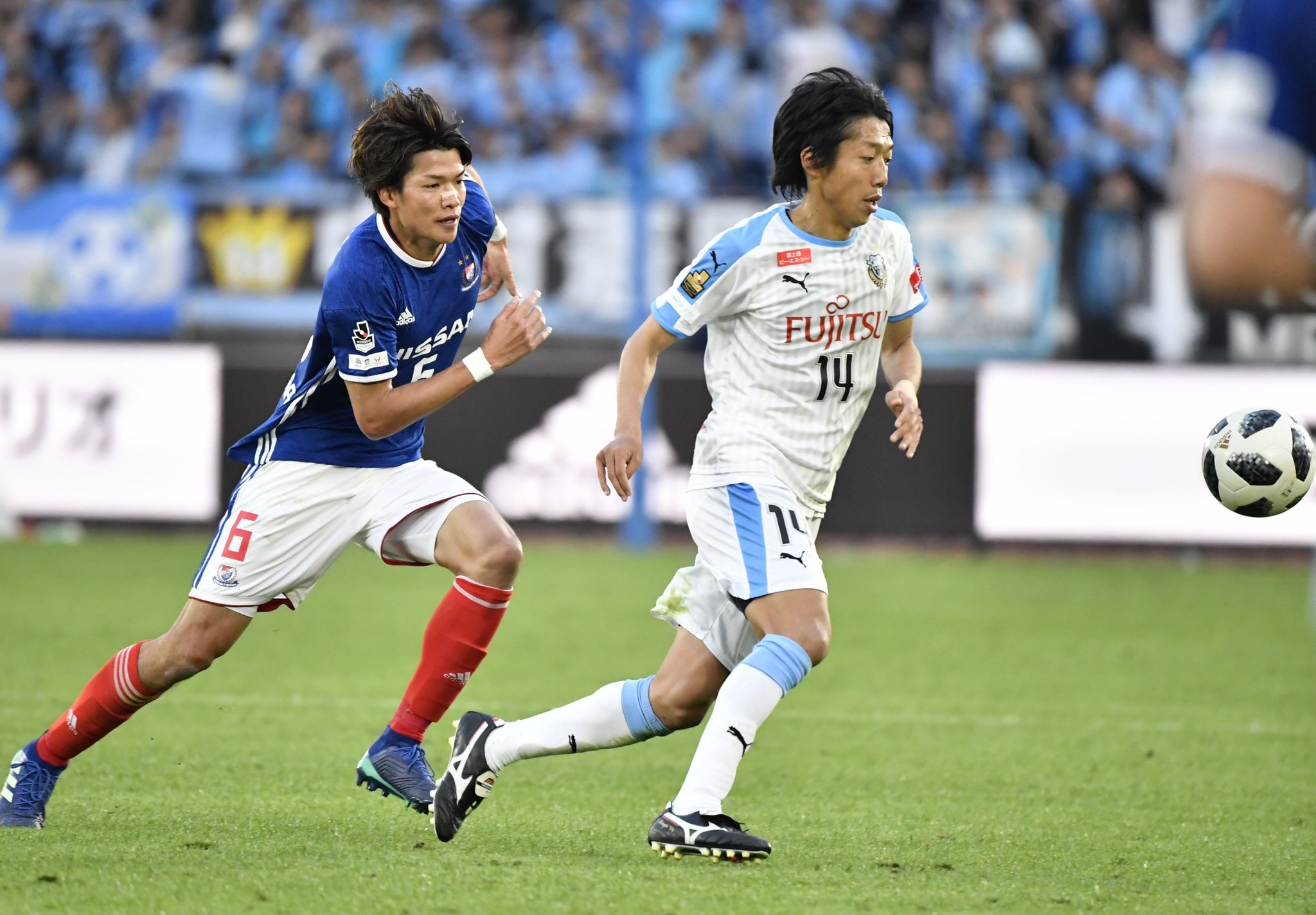 サッカーダイジェスト En Twitter 岩本輝雄の場外乱闘レビュー 川崎のパスサッカーに あの選手 はハマるのか T Co Bq7emyh2ys Jリーグ 神奈川ダービー 岩本輝雄 横浜f マリノス 川崎フロンターレ Marinos Frontale 齋藤学 ドリブル T