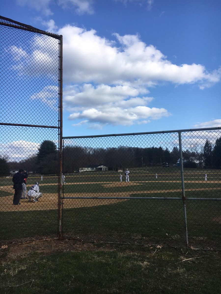 PaliPirates's tweet photo. Baseball ahead 10-1 in the top 4 https://t.co/EDHGTFLG8s