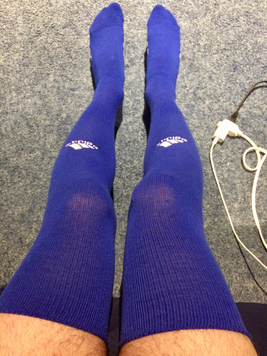 LoverOfSocks's tweet photo. I just love relaxing in my soccer socks! #soccersocks #sockfetish #sleepsocks #bedsocks #athletic https://t.co/cHTko36Hnh
